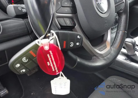 2021 Jeep Grand Cherokee Laredo E 4X4 from USA, damaged, VIN 1C4RJFAG5MC691307